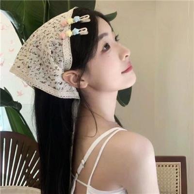 泳池怪诞